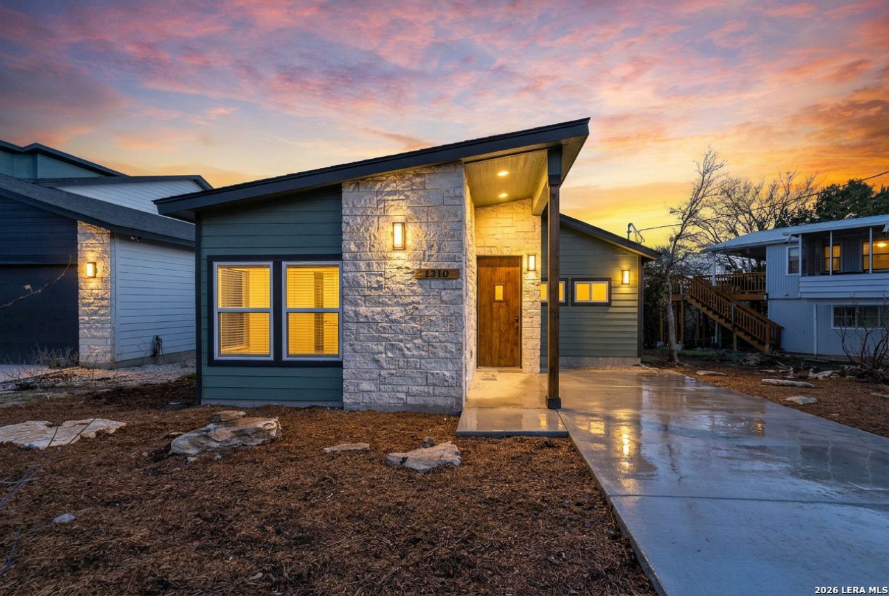 1310 Mountain Top, Canyon Lake, TX 78133 Main Photo