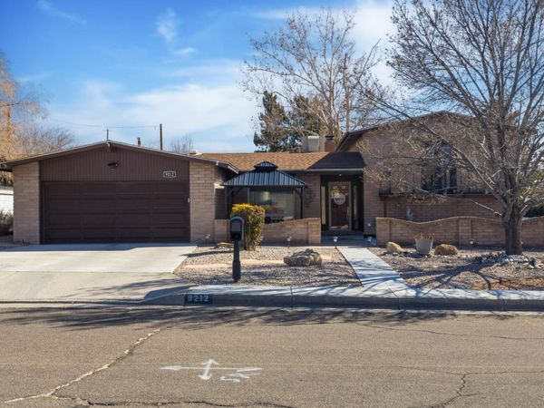9212 Orlando Place NE, Albuquerque, NM 87111
