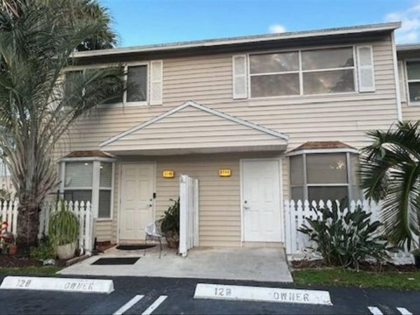 2593 NE 15th Street, Pompano Beach, FL 33062