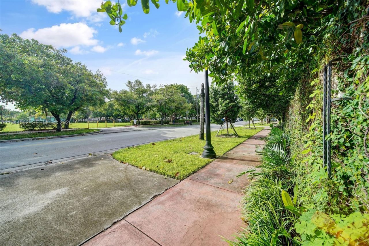 1244 Michigan Ave, Miami Beach, FL 33139 Photo