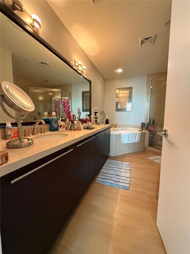 7928 East Dr, Unit 905, North Bay Village, FL 33141 Photo