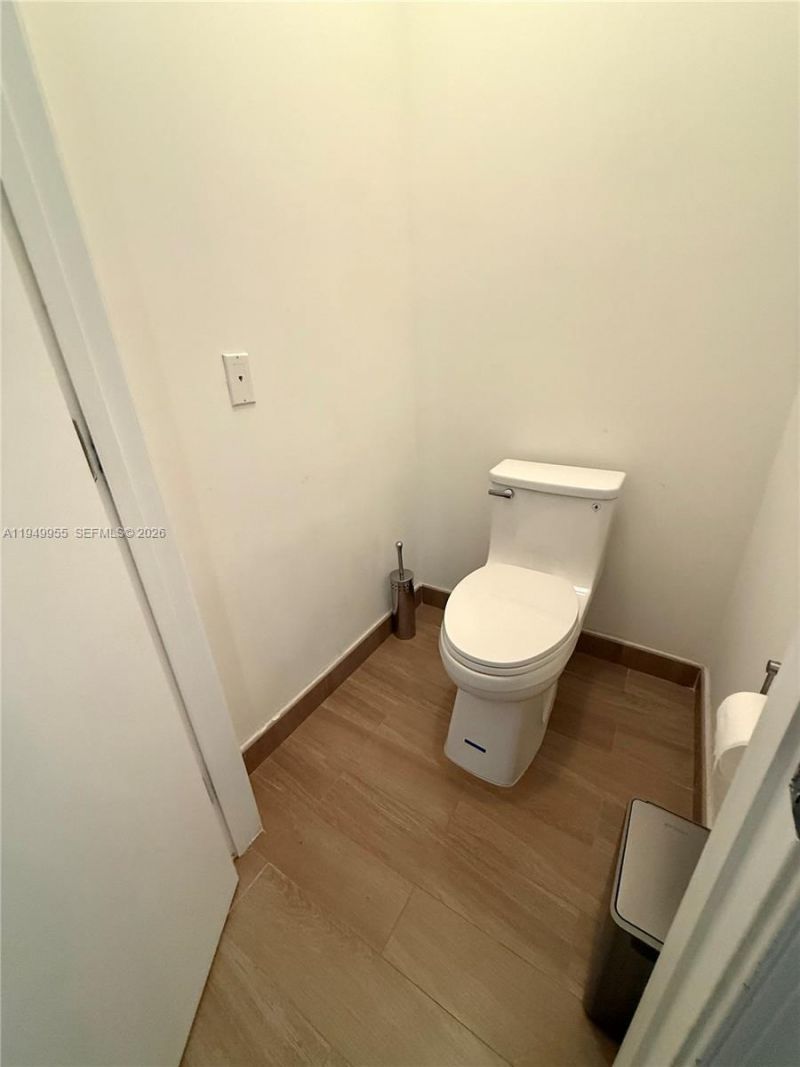 7928 East Dr, Unit 905, North Bay Village, FL 33141 Photo