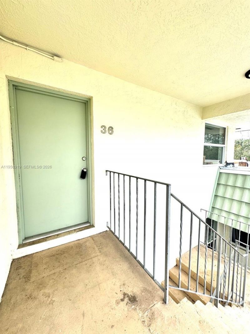650 NE 61st St, Unit 36, Miami, FL 33137 Photo