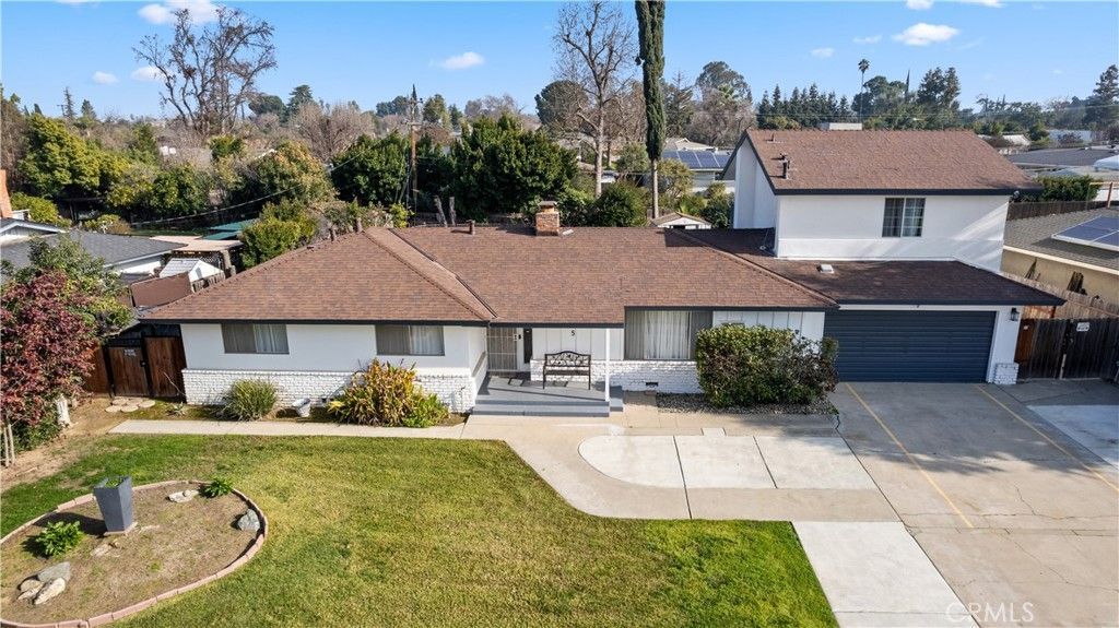 925 S Purdue Avenue, Fresno, CA 93727 Main Photo