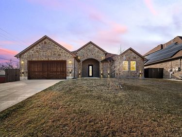 8809 Isom Lane, Dallas, TX 75249