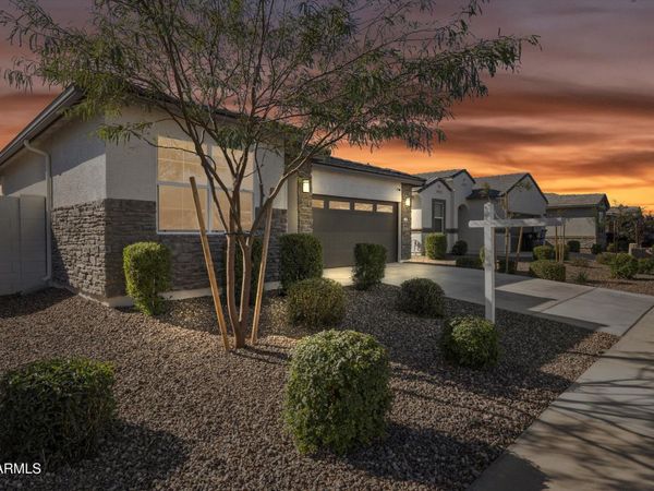 18563 W DESERT HOLLOW Drive, Wittmann, AZ 85361