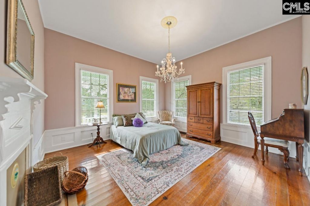 131 Pine Street Photo 16