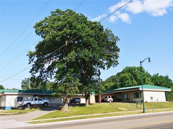 905 E 5th Street , Blue Earth, MN 56013