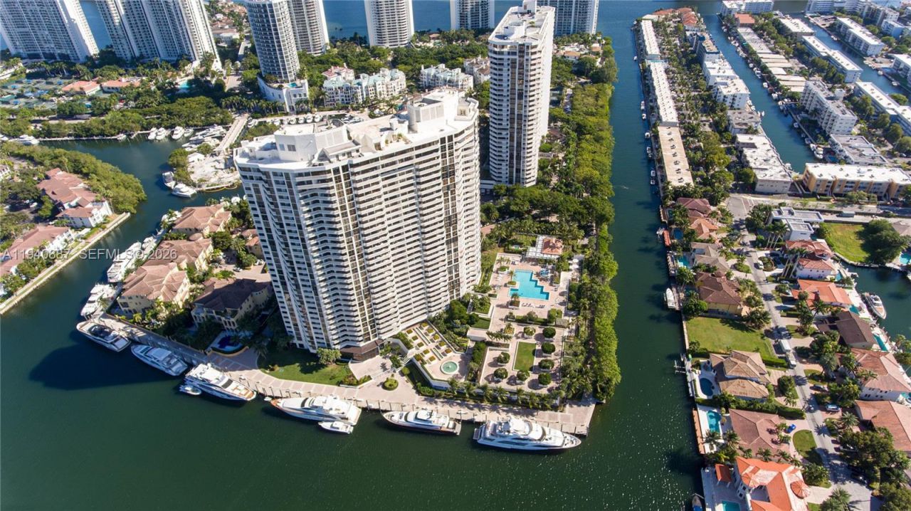 1000 W Island Blvd, Unit 2806, Aventura, FL 33160 Photo