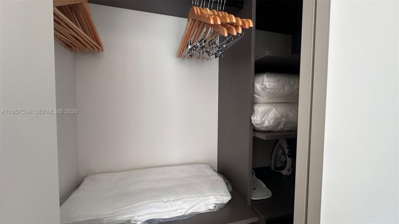 11 NE 6th St, Unit 902, Miami, FL 33132 Photo