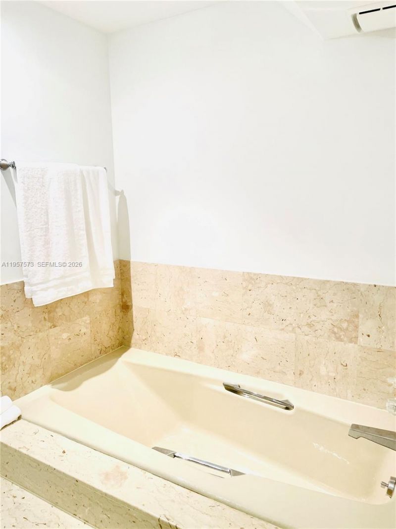 151 SE 15th Rd, Unit 2503, Miami, FL 33129 Photo