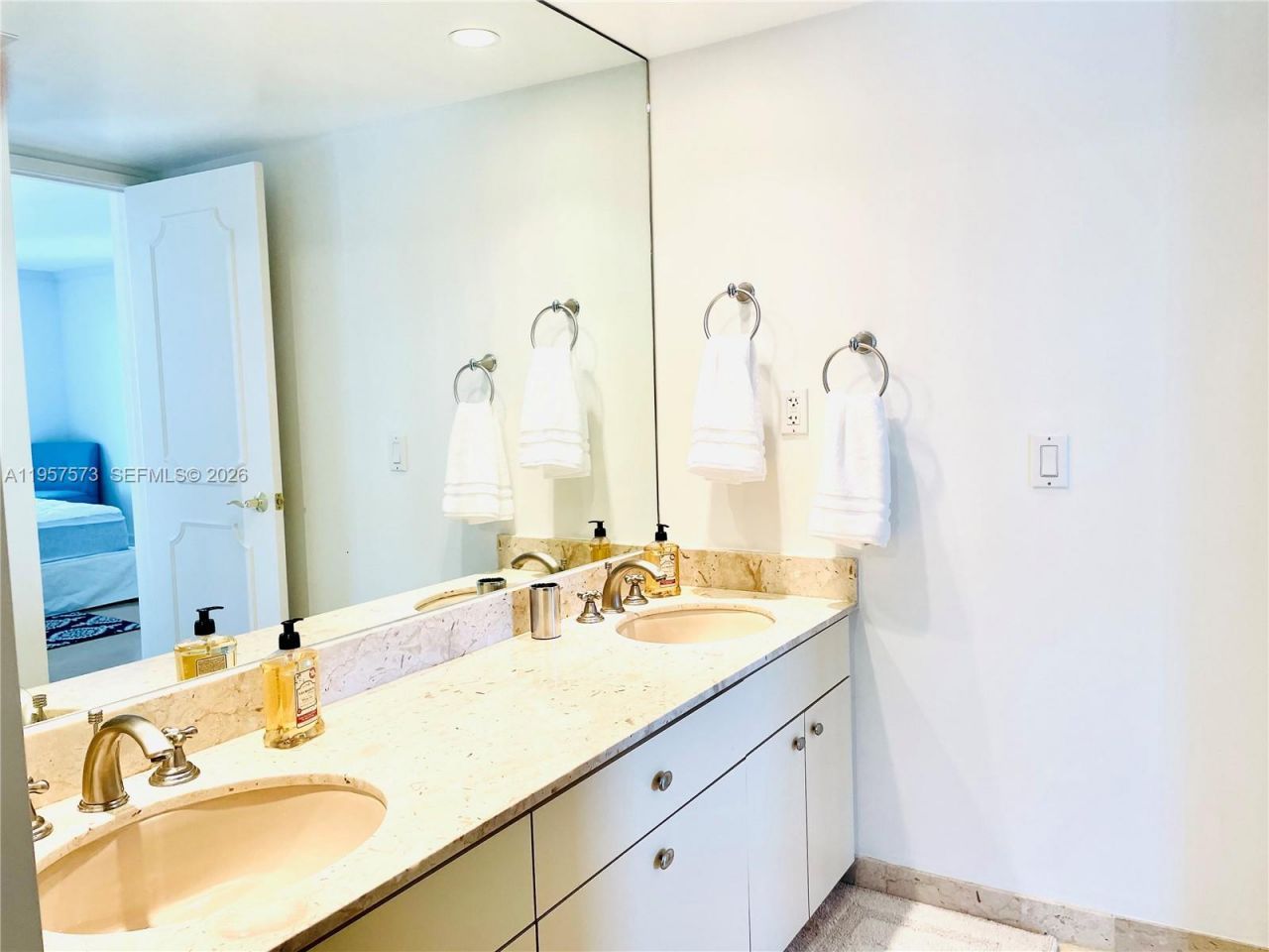 151 SE 15th Rd, Unit 2503, Miami, FL 33129 Photo