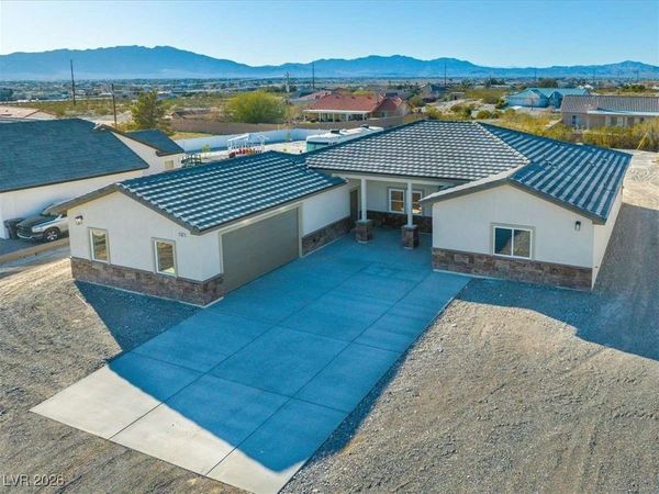 2140 Iroquois Avenue, Pahrump, NV 89048