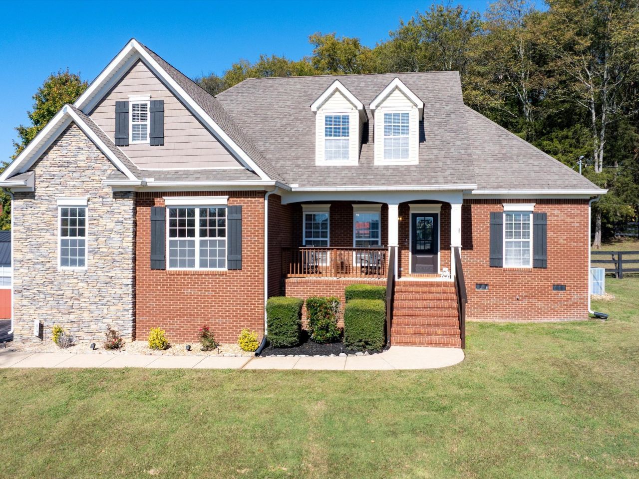 1363 Standing Stone Cir, Columbia, TN 38401 Main Photo