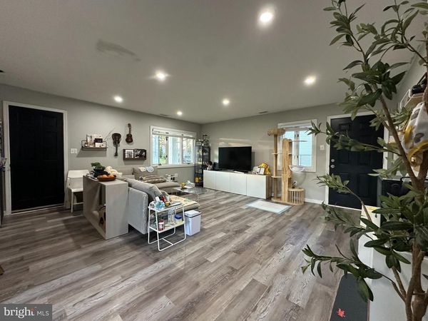 28 OUTLOOK LANE, LEVITTOWN, PA 19055