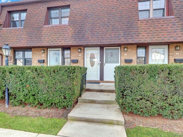 219 Mariners Way, Copiague, NY 11726