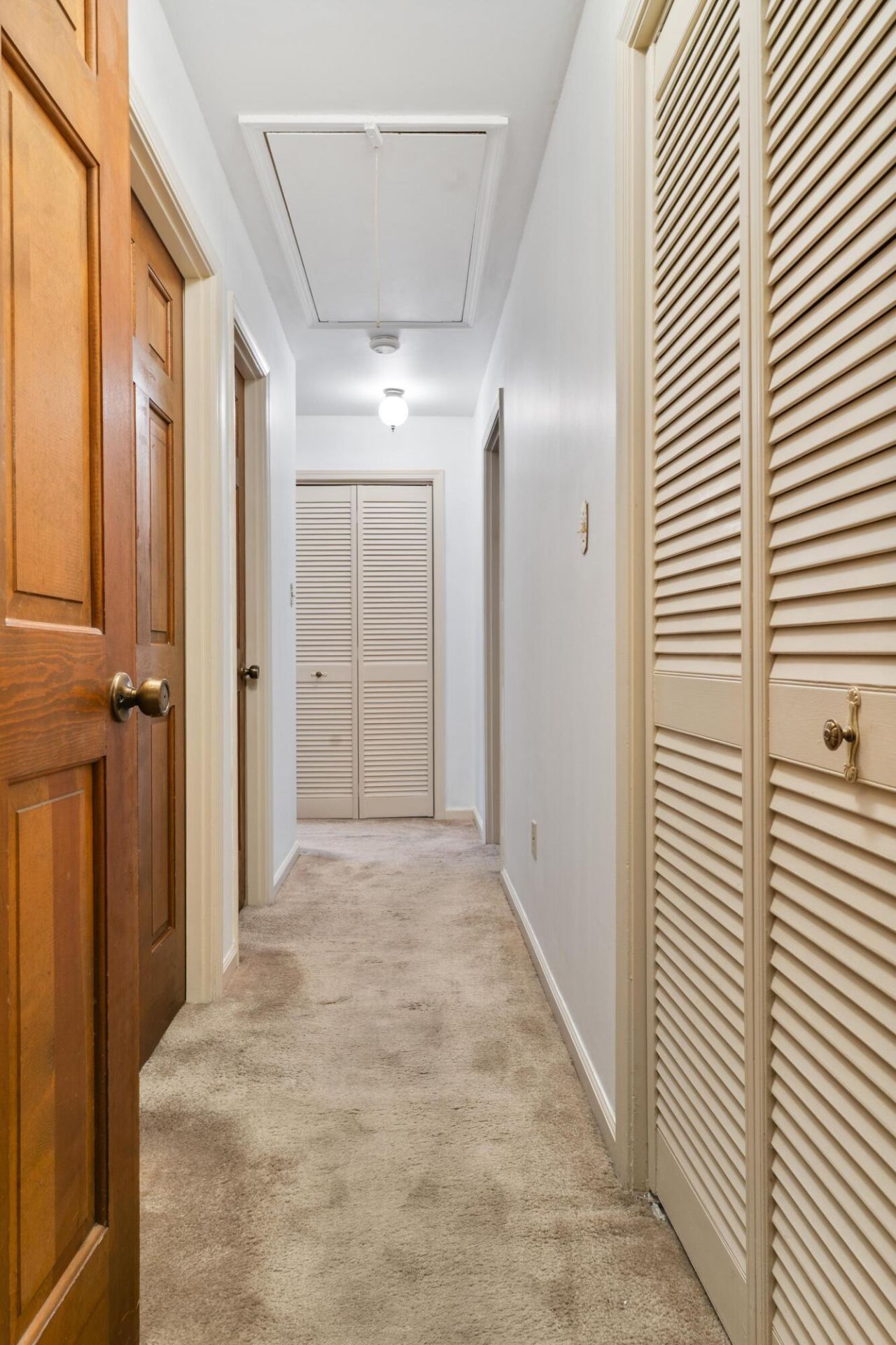 2060 Longwood Drive Photo 16