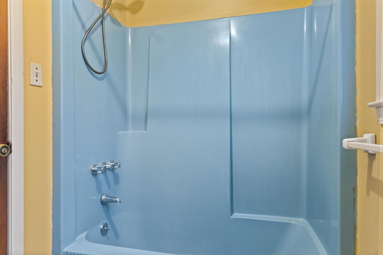 2060 Longwood Drive Photo 22