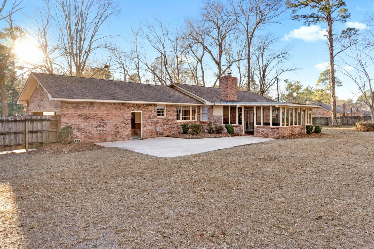 2060 Longwood Drive Photo 23