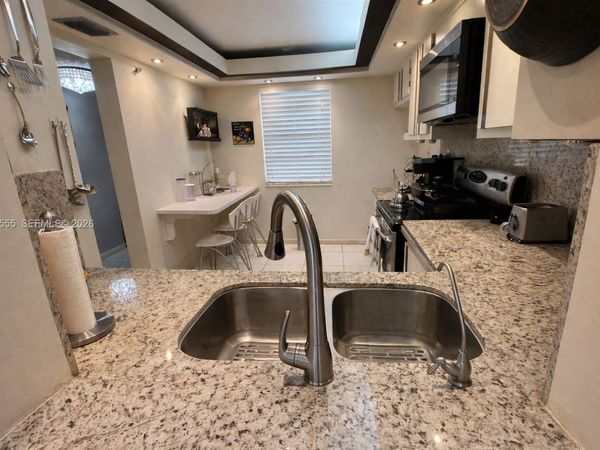 3910 Inverrary Blvd , Unit 603-B, Lauderhill, FL 33319