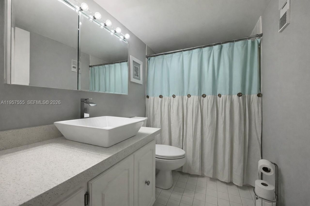 3910 Inverrary Blvd, Unit 603-B, Lauderhill, FL 33319 Photo