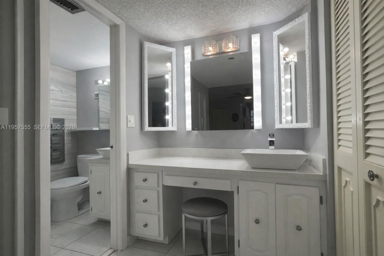 3910 Inverrary Blvd, Unit 603-B, Lauderhill, FL 33319 Photo