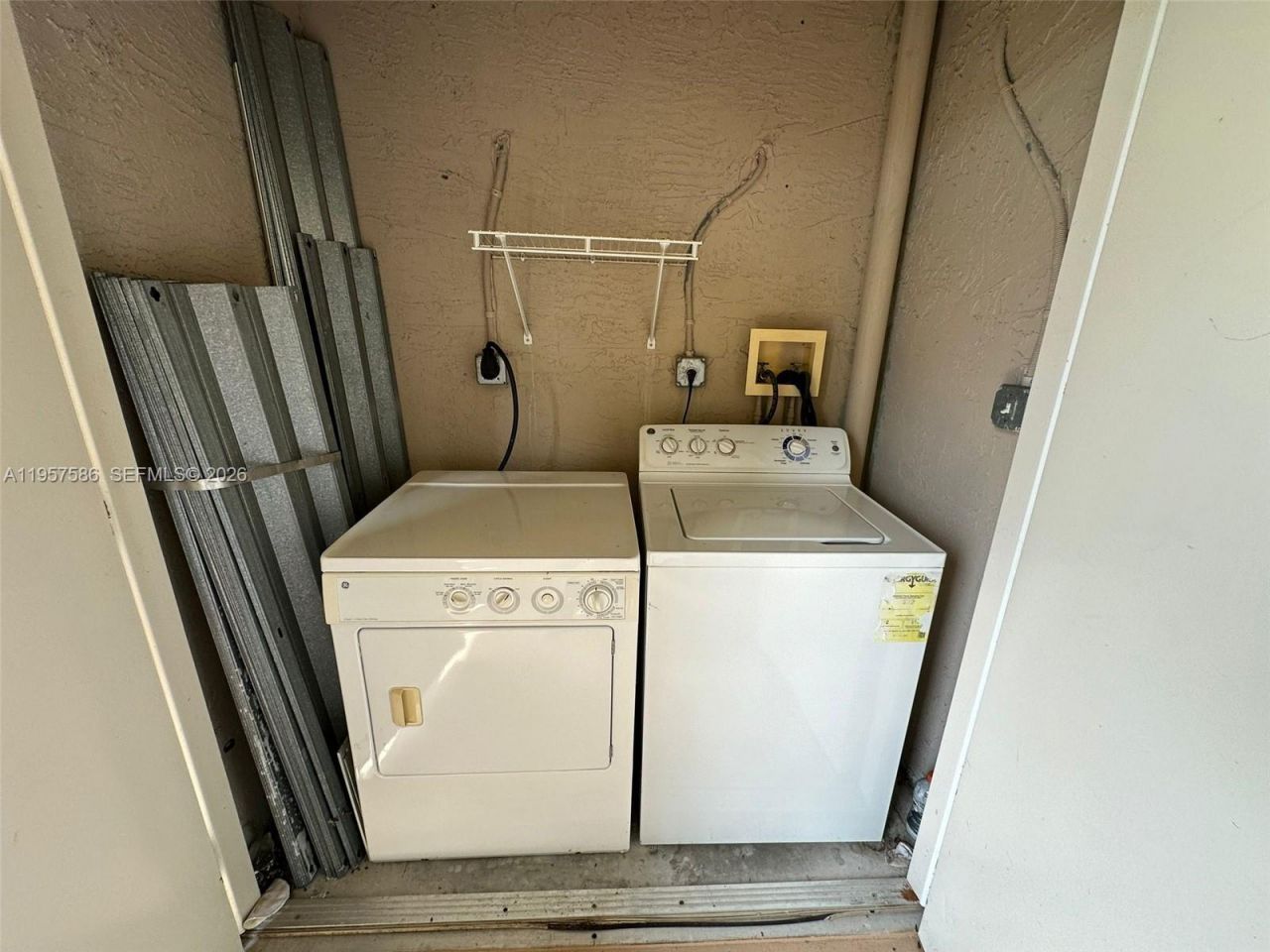 11600 SW 2nd St, Unit 18208, Pembroke Pines, FL 33025 Photo