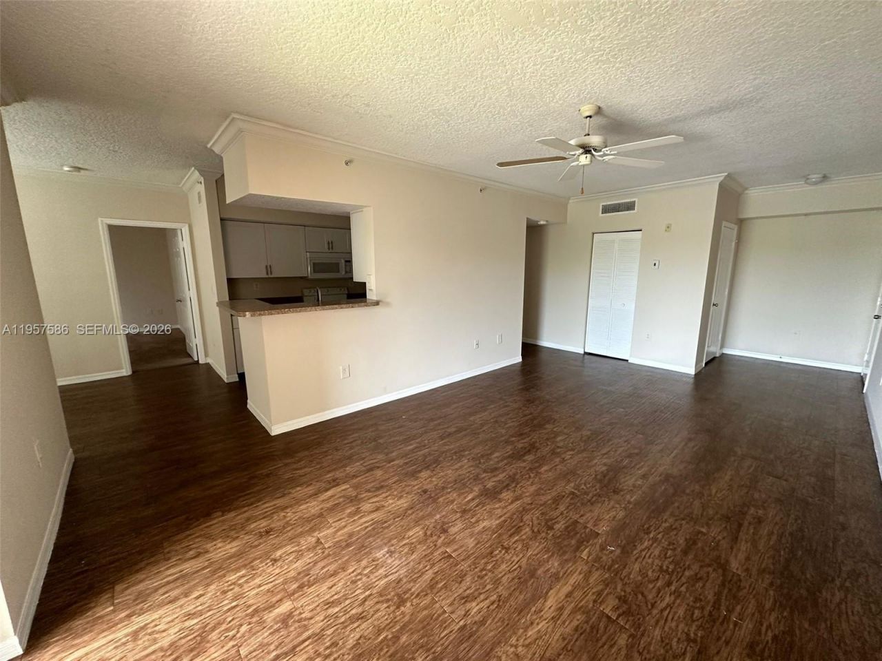 11600 SW 2nd St, Unit 18208, Pembroke Pines, FL 33025 Photo