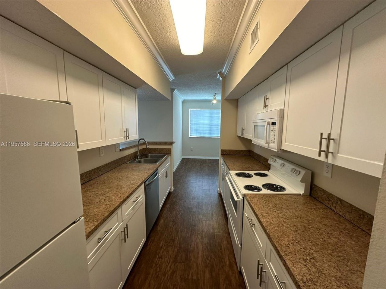 11600 SW 2nd St, Unit 18208, Pembroke Pines, FL 33025 Photo