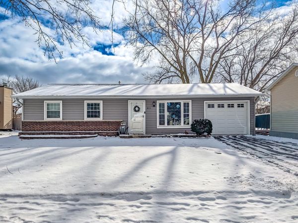 811 Beech Drive, Bolingbrook, IL 60440