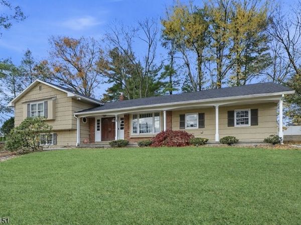 55 Somerset Dr, Woodcliff Lake, NJ 07677