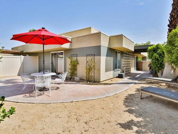 1421 Sunflower Circle N, Palm Springs, CA 92262