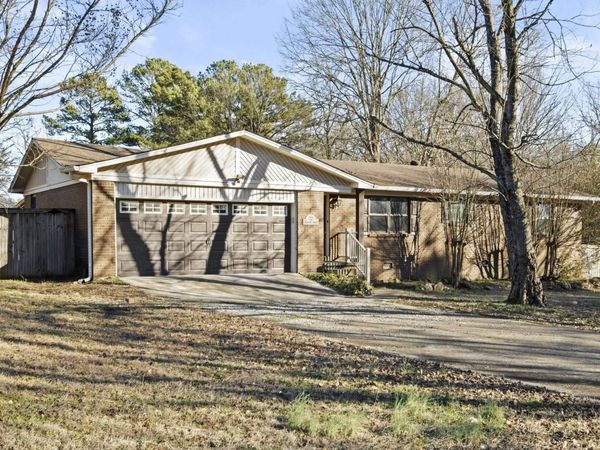 22 Oakwood Dr, Cabot, AR 72023