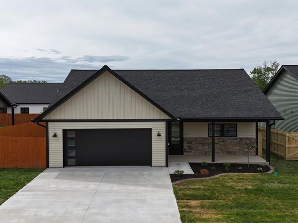 2106 Aruba Drive, Bedford, IN 47421