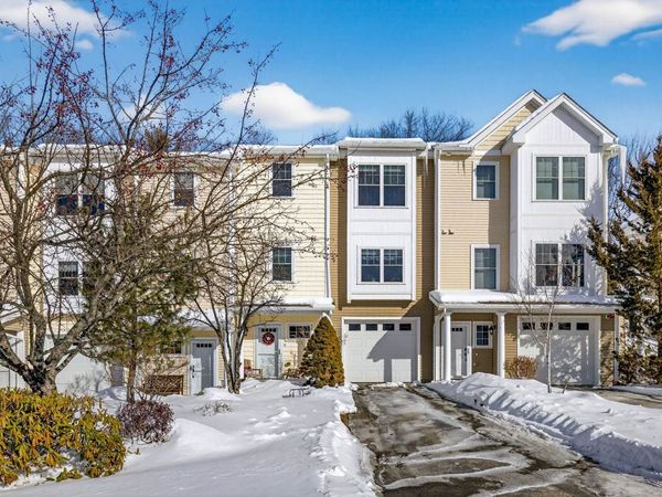 63 Woodview Way, Manchester, NH 03102