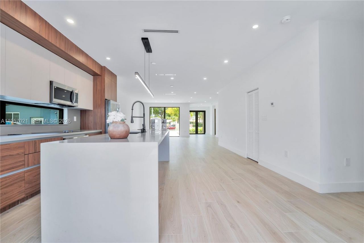 2661 Johnson St, Hollywood, FL 33020 Photo