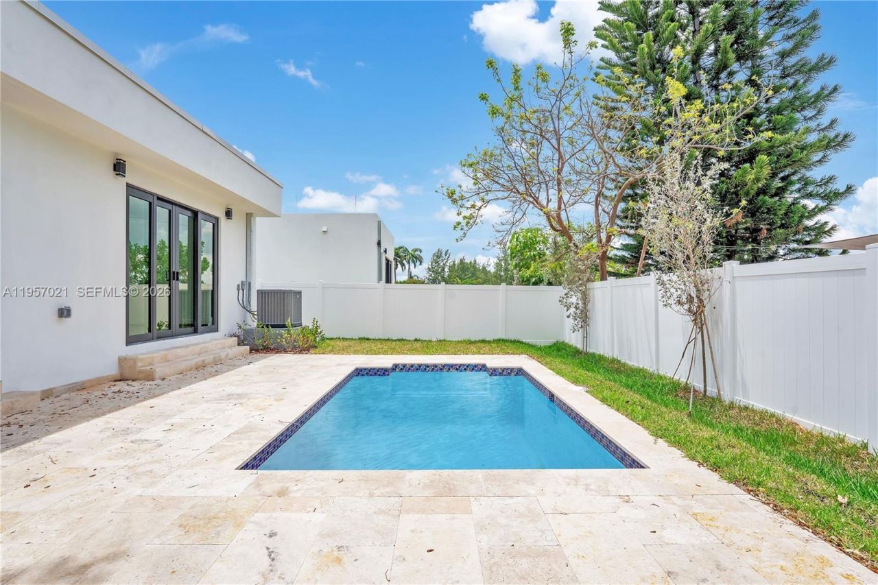 2661 Johnson St, Hollywood, FL 33020 Photo