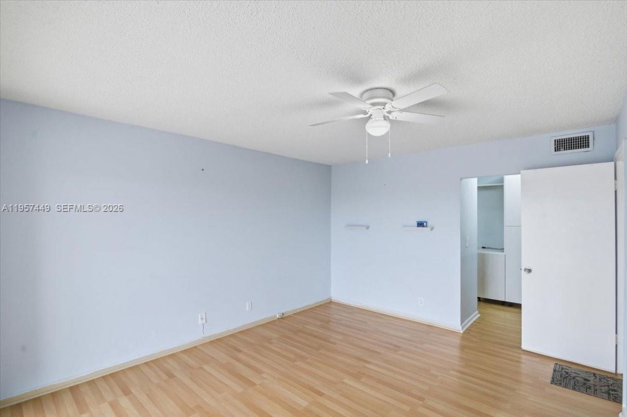330 SE 2nd St , Unit 501G, Hallandale Beach, FL 33009 Photo