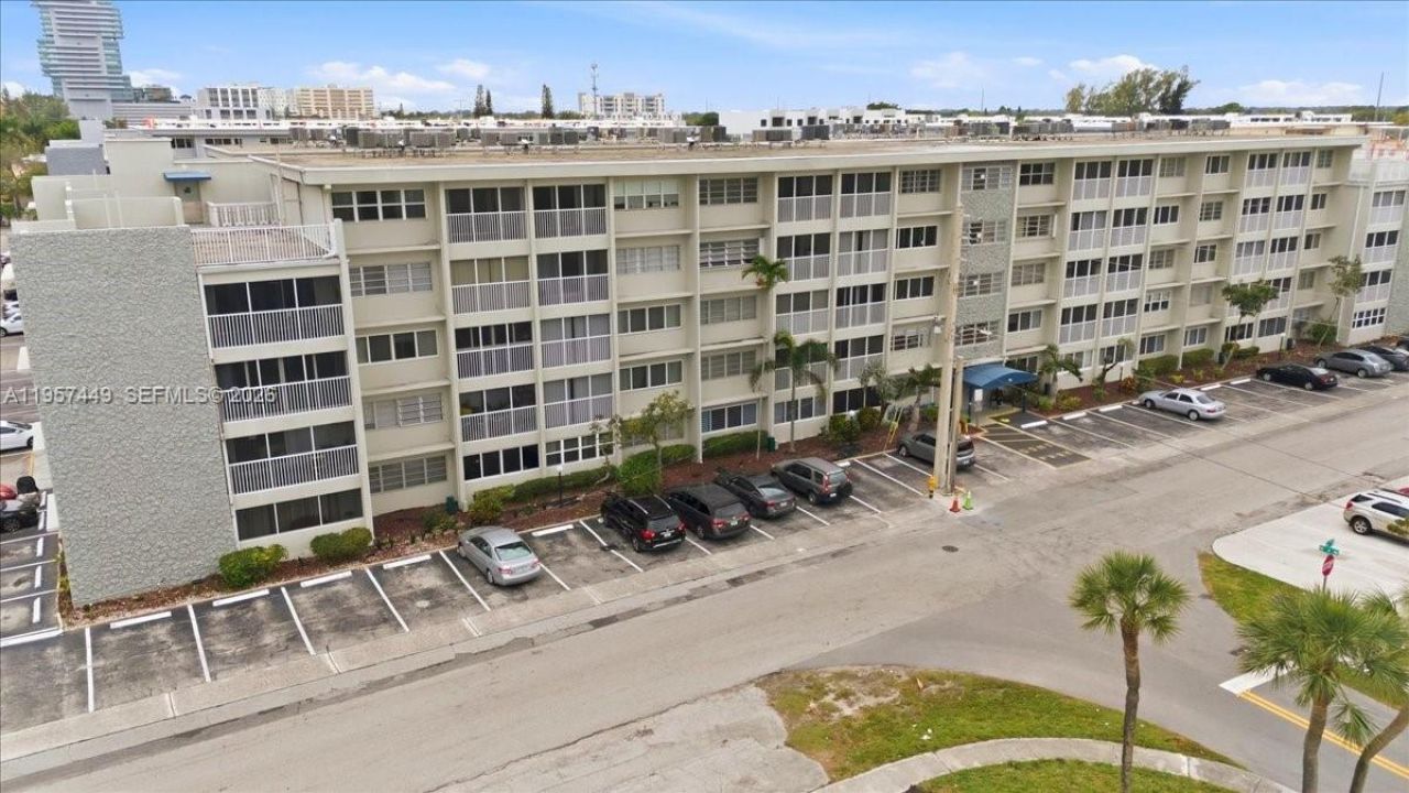 330 SE 2nd St , Unit 501G, Hallandale Beach, FL 33009 Photo