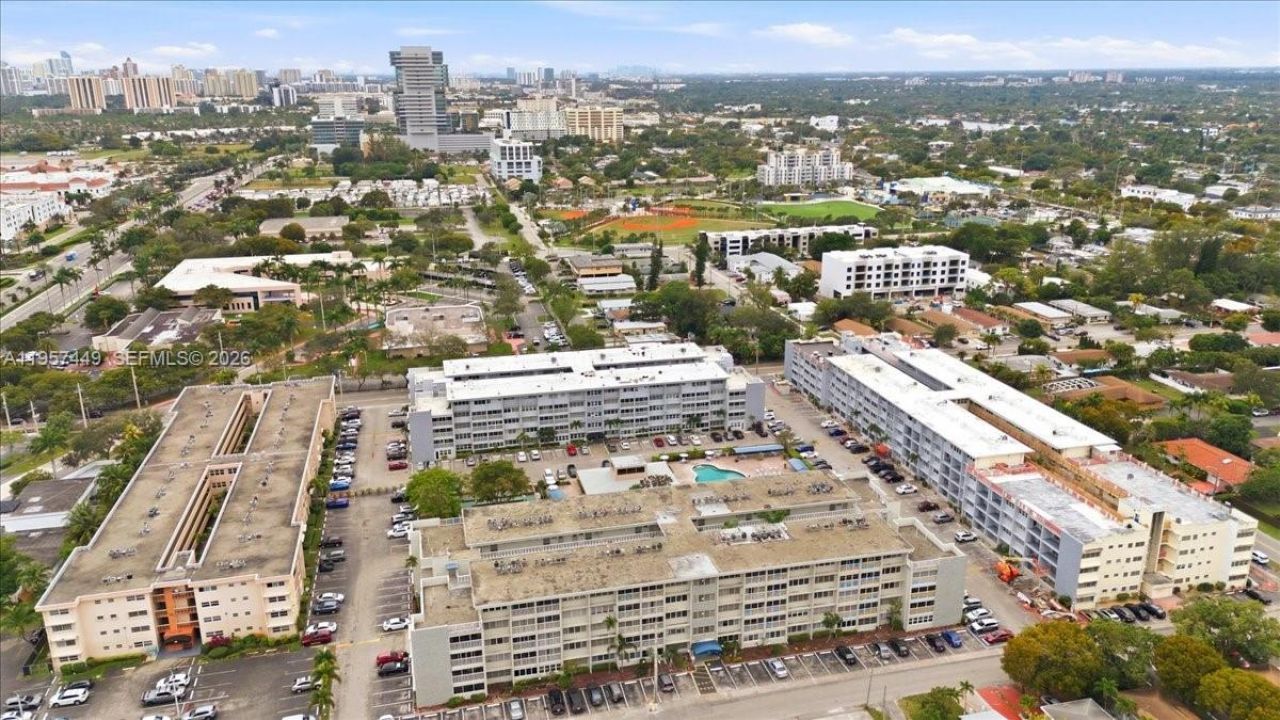 330 SE 2nd St , Unit 501G, Hallandale Beach, FL 33009 Photo