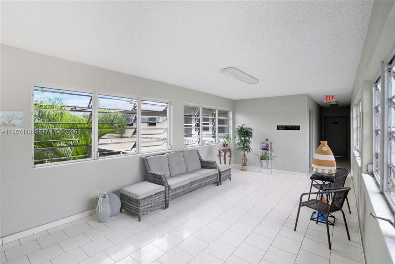 330 SE 2nd St , Unit 501G, Hallandale Beach, FL 33009 Photo