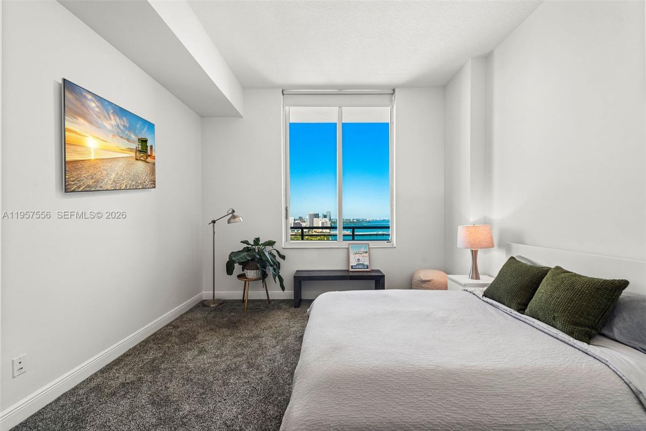 335 S Biscayne Blvd , Unit UPH-10, Miami, FL 33131 Photo