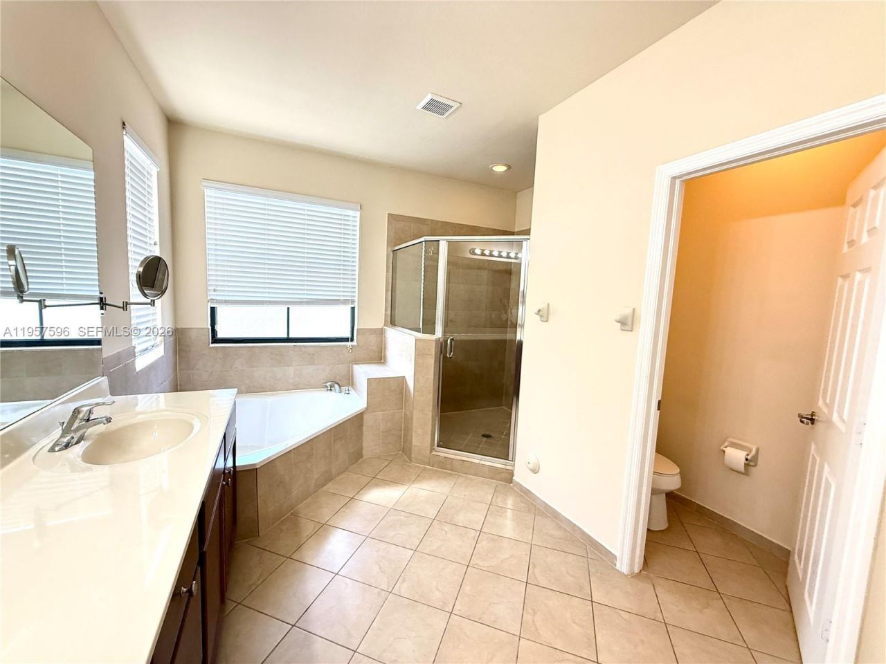 3385 W 86th Ter, Unit 3385, Hialeah, FL 33018 Photo