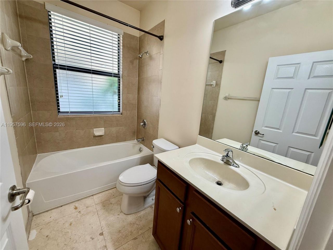 3385 W 86th Ter, Unit 3385, Hialeah, FL 33018 Photo