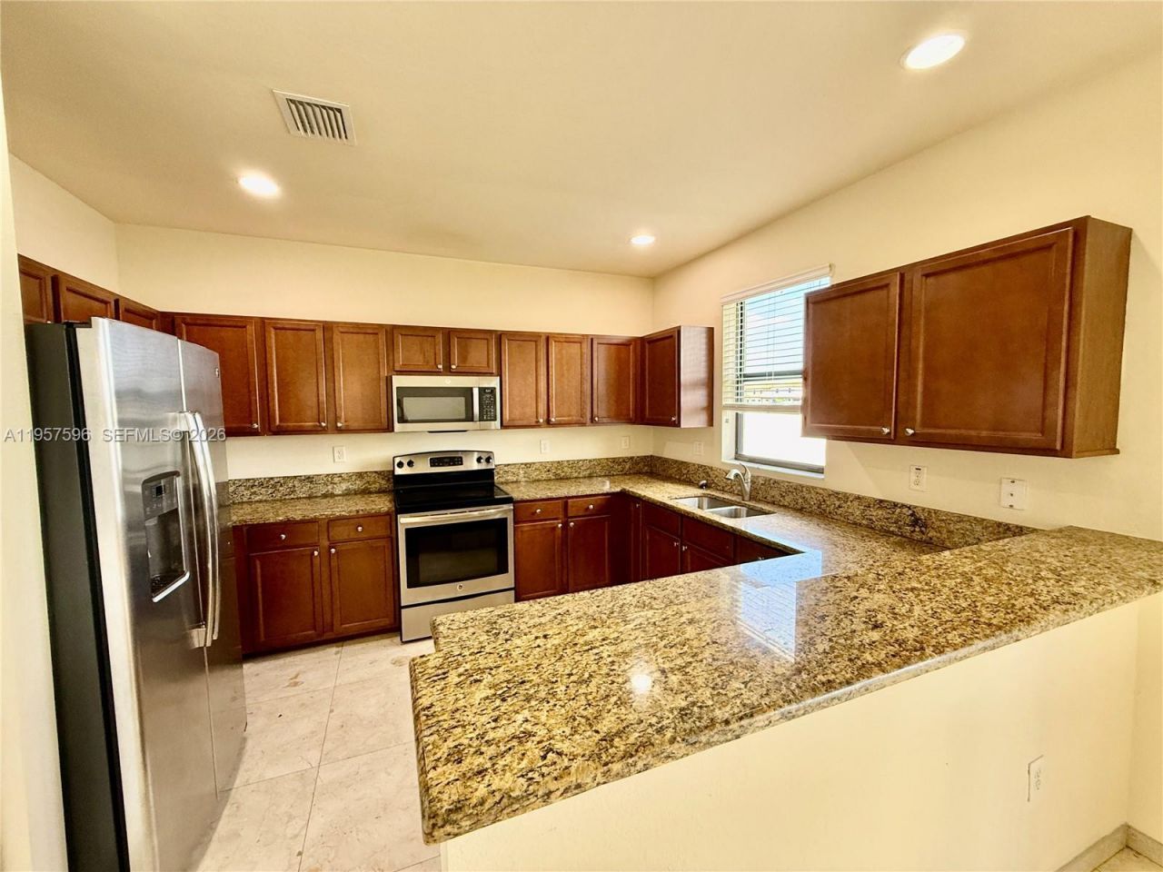 3385 W 86th Ter, Unit 3385, Hialeah, FL 33018 Photo