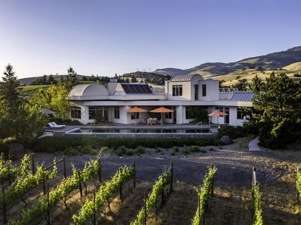 786 Pompadour Drive, Ashland, OR 97520