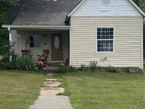 503 W Hickory Street, Nevada, MO 64772