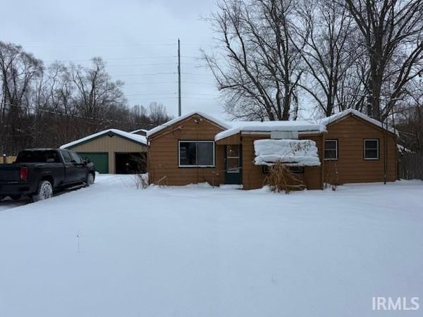 51508 Currant Road, Granger, IN 46530