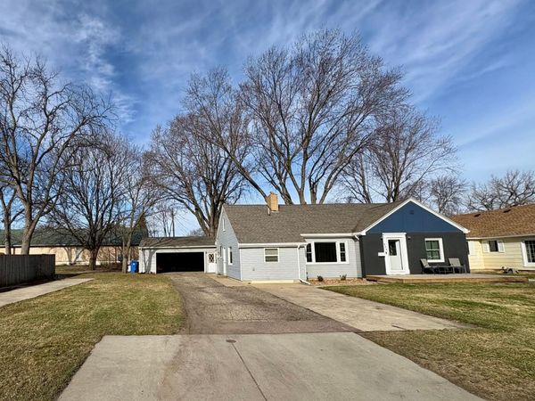 604 7th Avenue SW, Pipestone, MN 56164