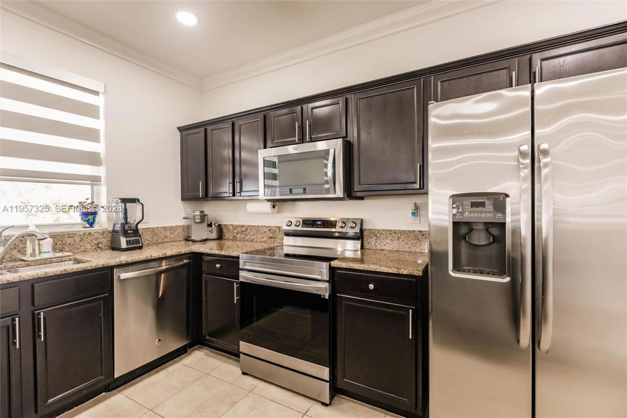 17063 SW 91st St, Miami, FL 33196 Photo